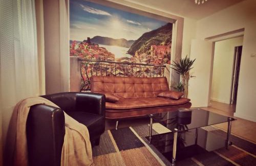 San Lazaro y Otero Apartment | Cozy Casa Coqueta in Oviedo - Pet Friendly Getaway