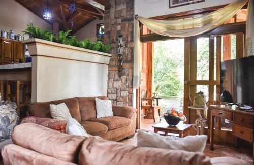 Santa Barbara Bed & Breakfast | Cozy Casa Cora Bed and Breakfast - Rated 9.6, Family-Friendly