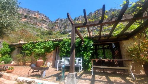 Aragosa House | Discover Casa Corazón de Piedra on the Scenic Río Dulce