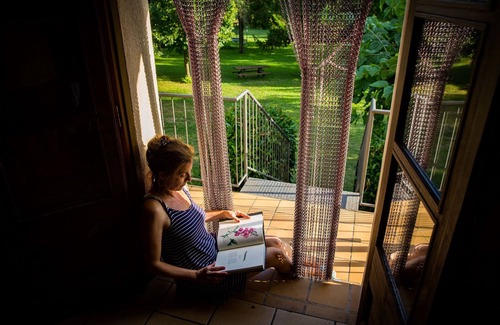 Lladurs Cottage | Indulge in Casa Corral: Perfect for Families with Pool & Spa