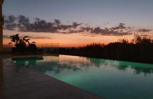 Kanali Apartment | Idyllic Casa Costa Suites - Oceanfront Escape with Pool