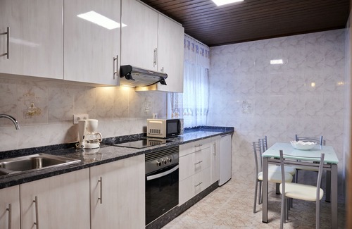 Mondariz House | Top-Rated Casa Costal: Family-Friendly with Kitchen Access