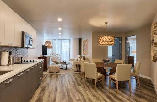 Isla Verde Hotel | Ideal Stay at Casa Costera - Beachfront Apartments by Marriott