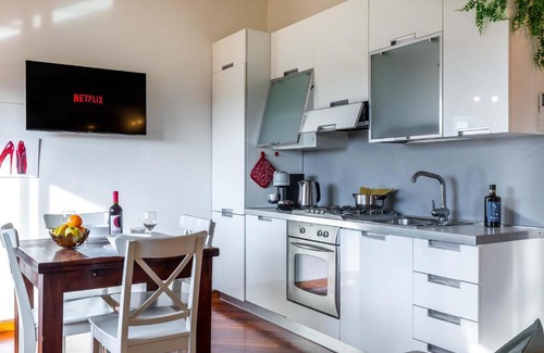 Loreto Apartment | Stylish Casa Cosy Suite Venini: Pet and Child Friendly Stay