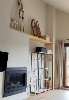 Gavin Apartment | Welcoming Casa Cotefablo: Family-Friendly Retreat in Biescas