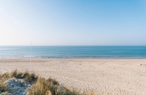 Westende House | Pet-Friendly Casa Cottage with Oceanfront Views & High Ratings