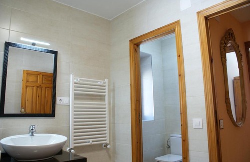 Boca de Huergano House | Casa Crescente: Family-Friendly Stays with Breakfast Included