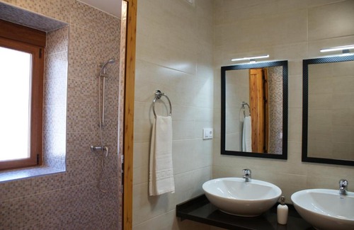 Boca de Huergano House | Casa Crescente: Family-Friendly Stays with Breakfast Included