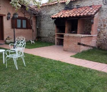 Medina De Pomar House | Enjoy Pet-Friendly Comfort at Algarabia Staying Cristeta