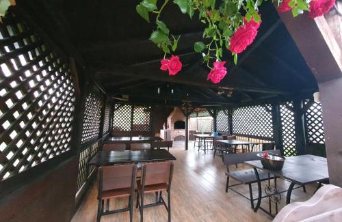Baile Felix House | Family-Friendly Stay at Casa Cu Pridvor: Rated 9/10