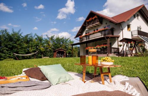 Moieciu House | Discover Casa cu Salcâmi: 4-Star Family-Friendly Retreat