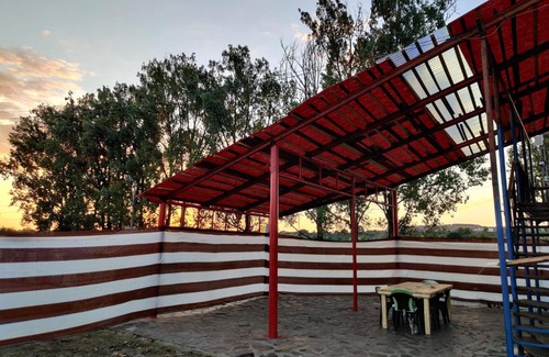 Sighetu Marmatiei House | Budget-Friendly Casa cu Terase with Breakfast and Child Care