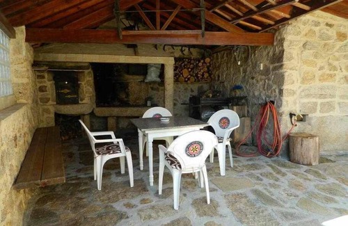 Pedrafigueira House | Casa Cuadrante: Beachfront Retreat with Spa & Kitchen