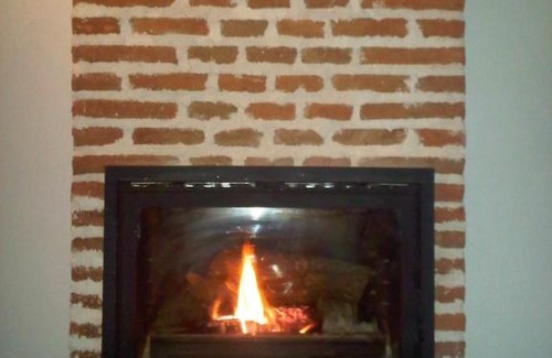 Navaluenga House | Casa Cucu: Pet-Friendly Retreat with Hot Tub & Breakfast