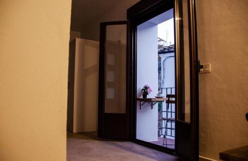 Setenil de las Bodegas House | Pet-Friendly Paradise: Casa Cueva El Arrabal with 9.8 Rating