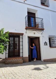 Setenil de las Bodegas House | Pet-Friendly Paradise: Casa Cueva El Arrabal with 9.8 Rating