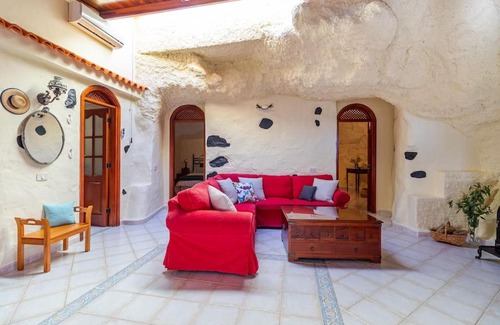 Teror House | Experience Casa cueva El Balcón del Cortijo - Rated 9.5/10