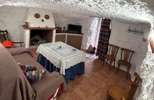 Pegalajar House | Cozy Casa el Cigarrillo: Pet-Friendly Retreat with 9.6 Rating