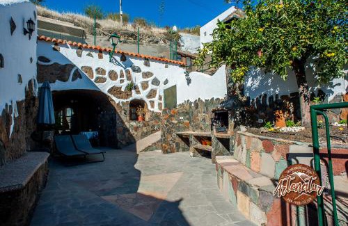 Artenara House | Relaxing Oceanfront Retreat at Casa Cueva El Mimo