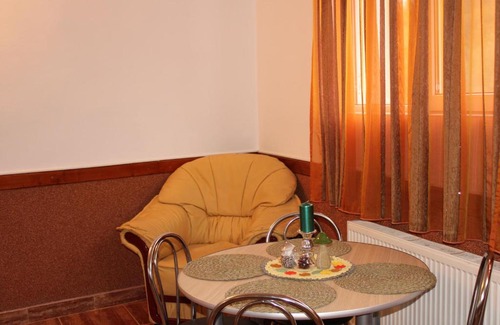 Resita House | Inviting Casa Dănuț: Pet-Friendly & Family-Approved Stay