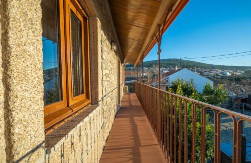 Felgar House | Exceptional Stay at Casa d'Amêndoa - Pet Friendly with Hot Tub