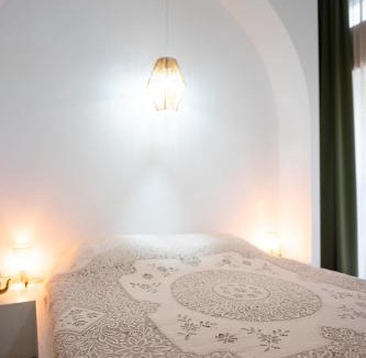 Chiesa Rossa Apartment | Casa d’arte Siciliana: Family-Friendly Retreat in Sicily