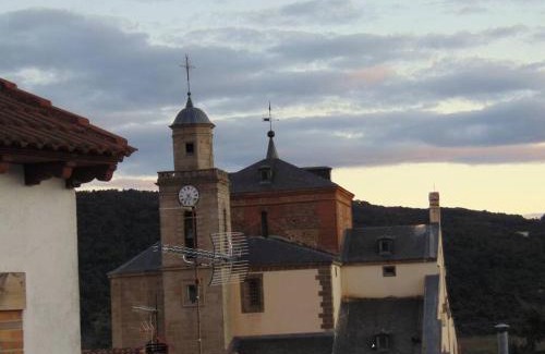 San Martin de Valdeiglesias House | Dreamy Casa de Ensueño: Family and Pet-Friendly Retreat