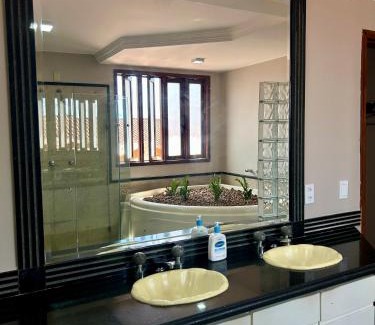 Lago Sul House | Explore Casa da 17 - Lago Sul: Family-Friendly Retreat
