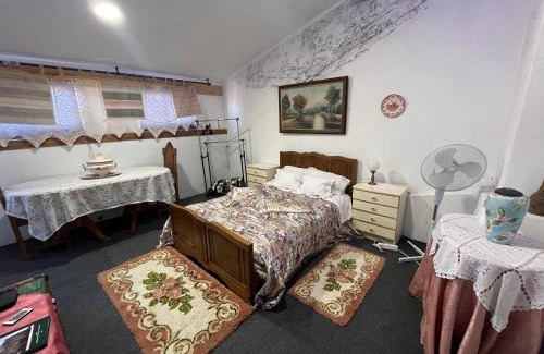 Freixo de Espada a Cinta Apartment | Pet-Friendly Retreat: Casa da Avó Maria Awaits You