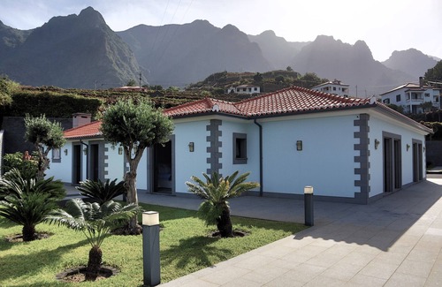 Arco de Sao Jorge House | Casa Da Achada: Ideal Retreat for Families and Friends