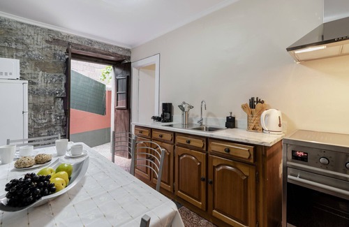 Camara de Lobos Cottage | Discover Casa da Aldeia: Spa Retreat with Wine Aromas