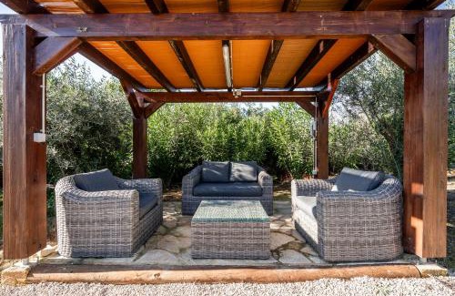 Santo Estevao Villa | Discover Casa da Alvorada: Oceanfront Retreat with Pool