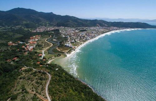 Governador Celso Ramos House | Experience Ocean Views at Casa da Ana e Zé - Rated 9/10