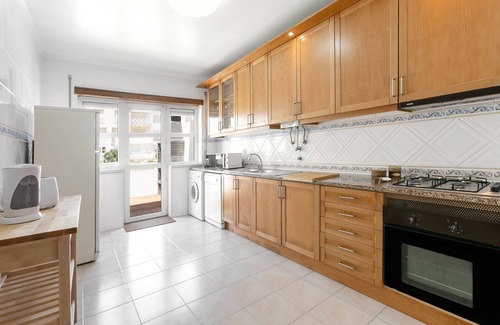 Peniche Apartment | Enchanting Casa da Areia: Oceanfront Family Retreat