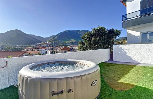 Canical Apartment | Relaxing Retreat at Casa da Avó 2 with Spa and Hot Tub