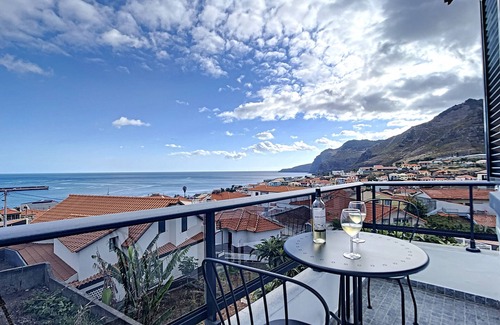 Canical Apartment | Comfortable Casa da Avó: Family-Friendly with Spa Amenities