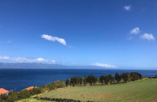 Sao Roque do Pico House | Family-Friendly Retreat at Casa da Avó Clotilde