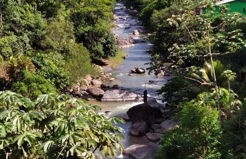 Macae House | Cozy Casa da Cachoeira by the Riverside for Families & Pets