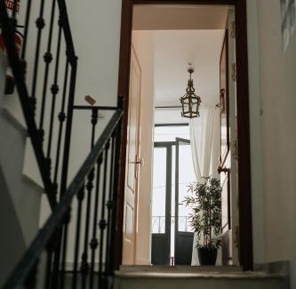 Badajoz Old Town Apartment | Pet Friendly Getaway at Casa da Catedral Jerónimo