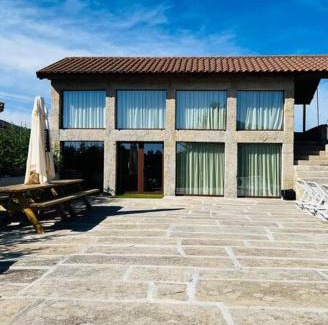 Povoa de Lanhoso House | Casa Da Eira: Pet-Friendly Retreat with Ocean Views