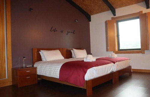 Sao Tiaguinho House | Pet-Friendly Casa da Escola: Guest Rated 9.6/10