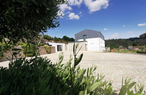 Sao Tiaguinho House | Pet-Friendly Casa da Escola: Guest Rated 9.6/10