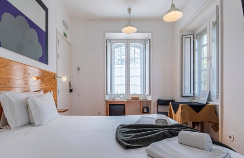 Santa Maria e Sao Miguel House | Casa da Estefânea: Perfect for Family Getaways with Self Check-in