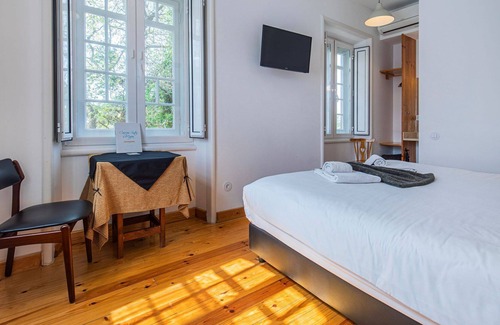Santa Maria e Sao Miguel House | Casa da Estefânea: Perfect for Family Getaways with Self Check-in