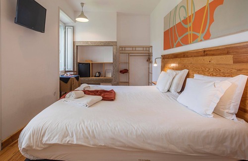Santa Maria e Sao Miguel House | Discover Casa da Estefânea: Child-Friendly Comfort Awaits