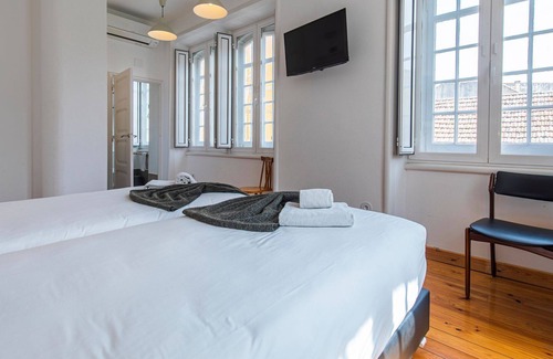 Santa Maria e Sao Miguel House | Explore Casa da Estefânea: Child-Friendly Self Check-in