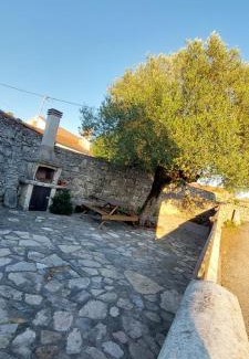 Alcobertas House | Family-Friendly Retreat at Casa da Figueirinha, Rated 8/10