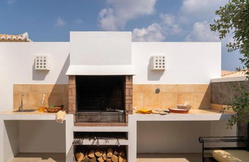 Pedras Pretas House | Casa da Graça by An Island Apart