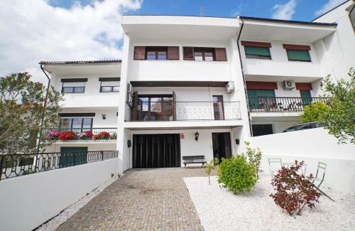 Peso da Regua House | Casa da Laranja: Oceanfront Bliss with 9.7/10 Guest Rating
