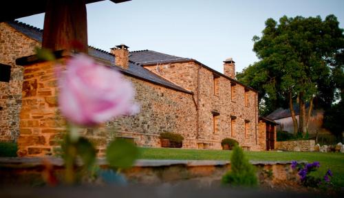 Fonsagrada Apartment | Child-Friendly Retreat at Casa da Lembranza - 9.7/10 Rated